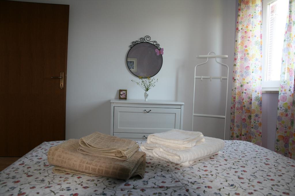 Apartments Roza Medulin Habitación foto