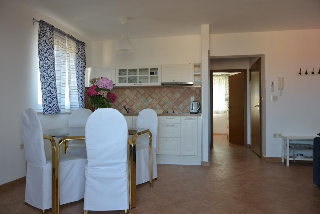 Apartments Roza Medulin Habitación foto